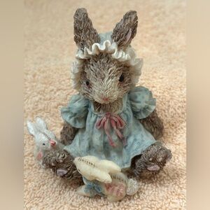 Vintage Resin Mama Bunny With 2 Babies.